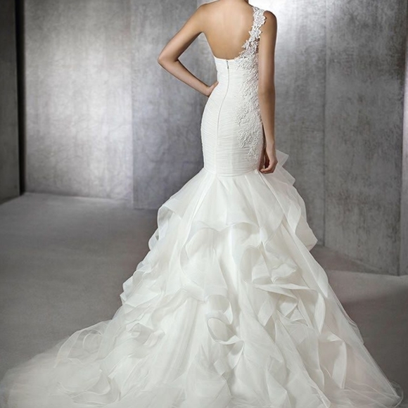 St. Patrick Sisina Wedding Dress/Gown - Picture 2 of 3